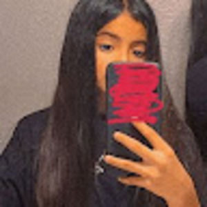 Meet your Posher, Yesenia